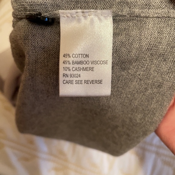 Bella NYC color block sweater - Picture 3 of 3